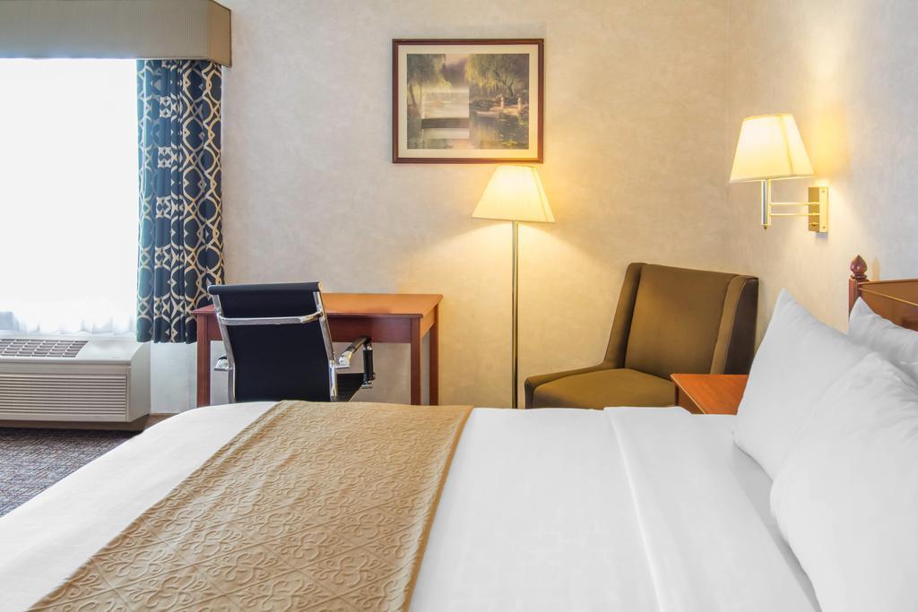 Quality Inn & Suites Of Liberty Lake Экстерьер фото