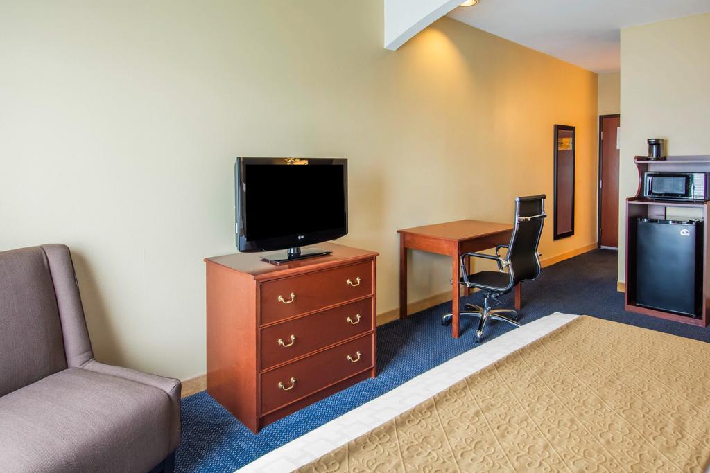 Quality Inn & Suites Of Liberty Lake Экстерьер фото