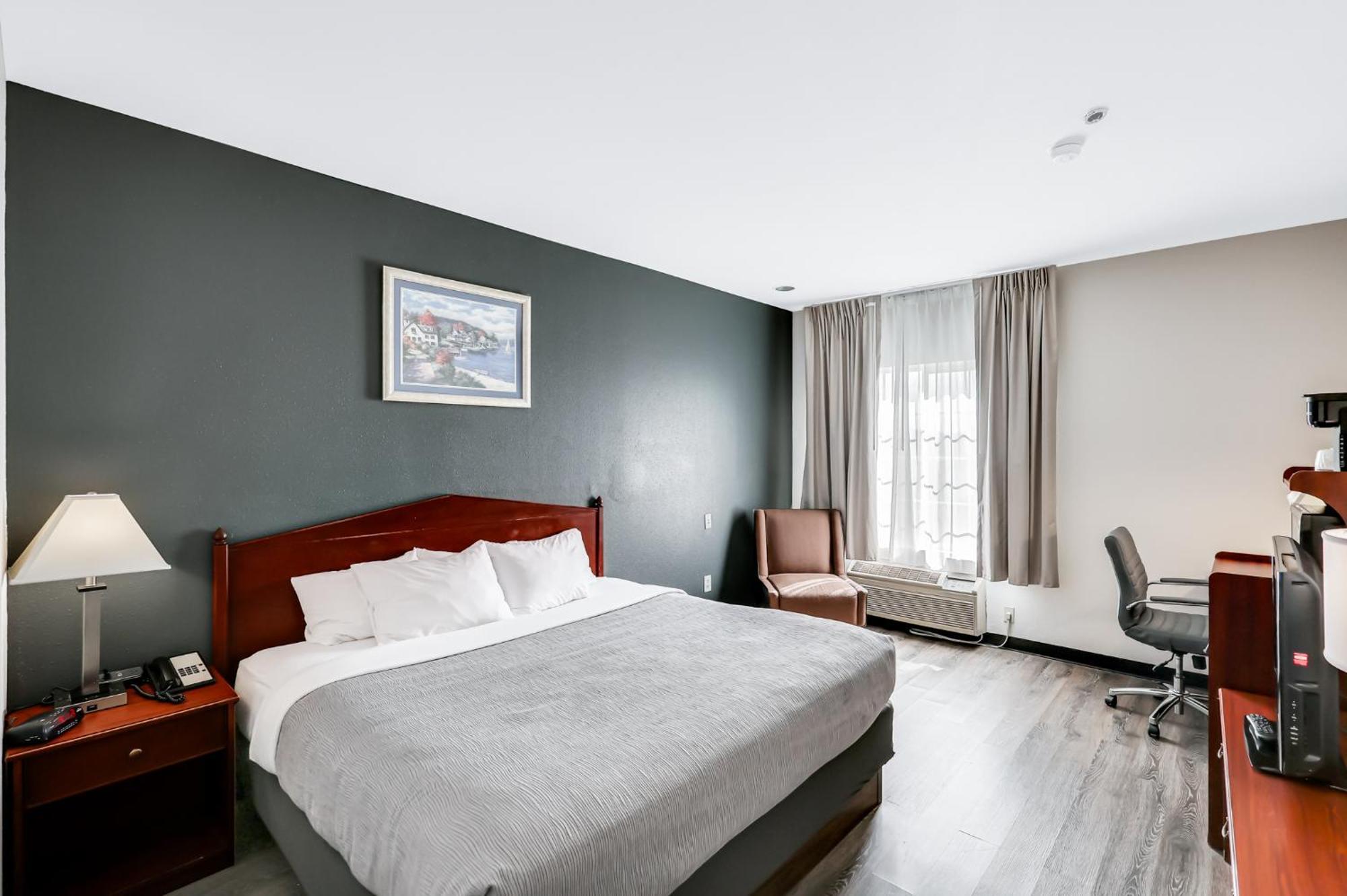 Quality Inn & Suites Of Liberty Lake Экстерьер фото