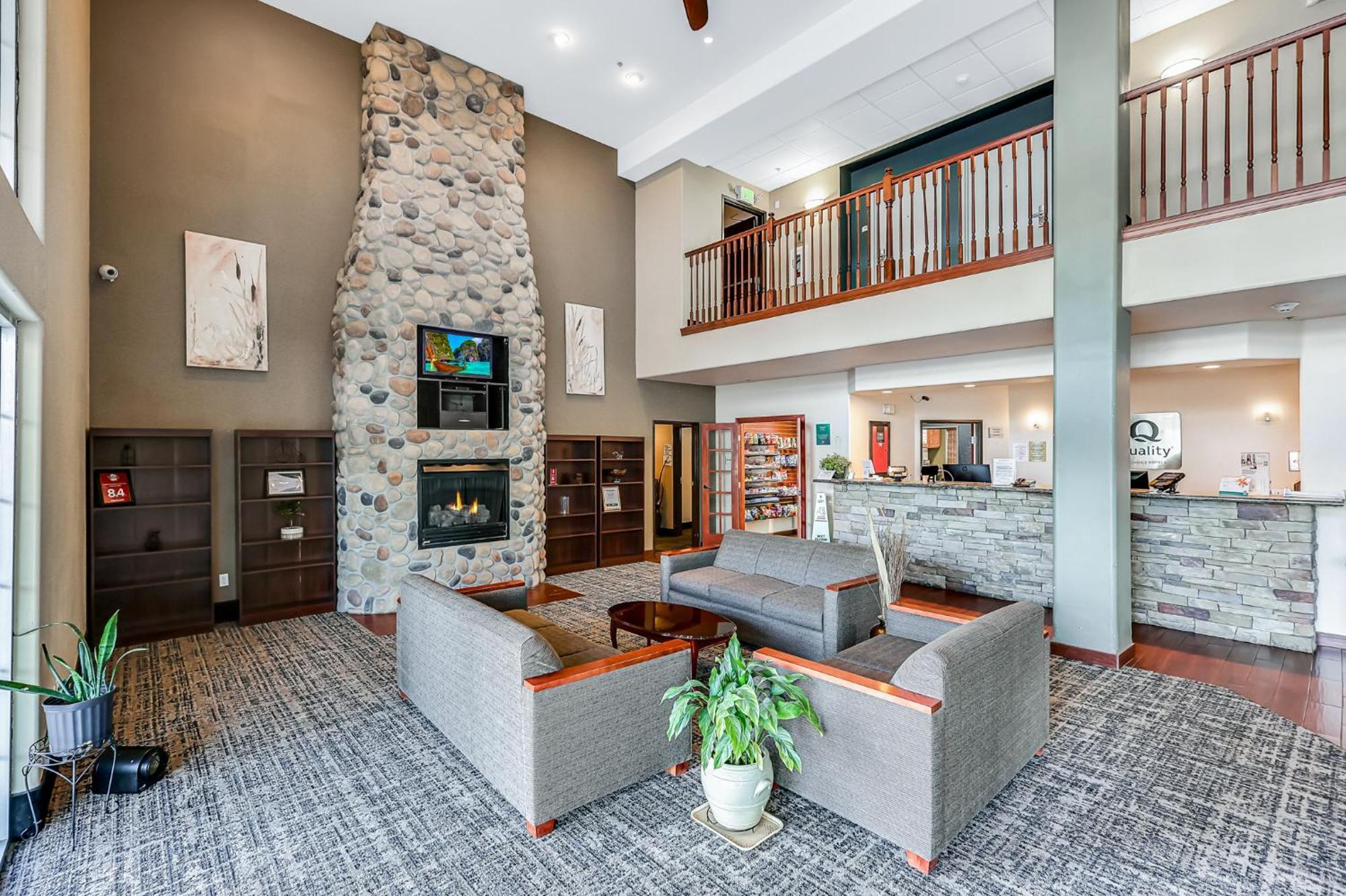 Quality Inn & Suites Of Liberty Lake Экстерьер фото